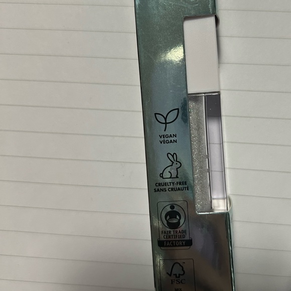 BNIB ELF Eyeshadow topper in the shade “Disco Queen” - Picture 2 of 5